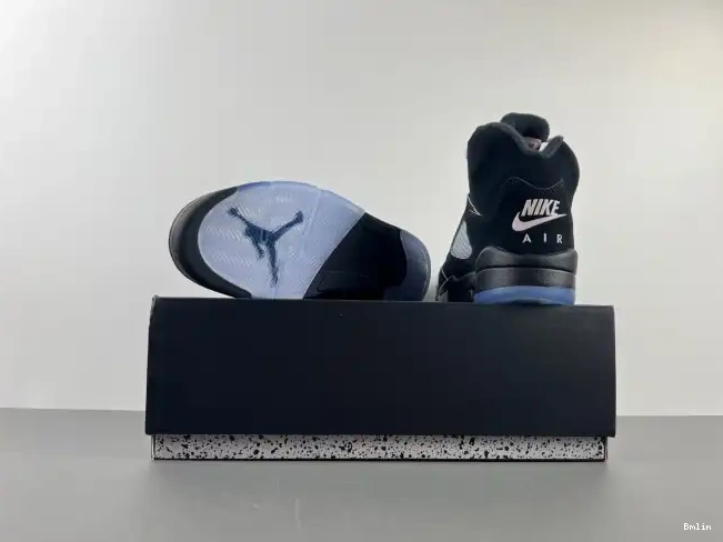 Boostmaster lin Metallic HF3975-001 Jordan Black Reimagined Air 5 0609